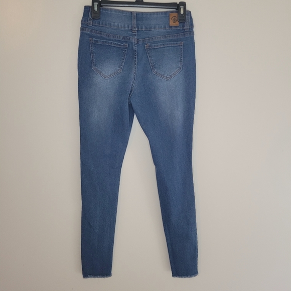 Best Quality Brand Jeans - Picture 4 of 5